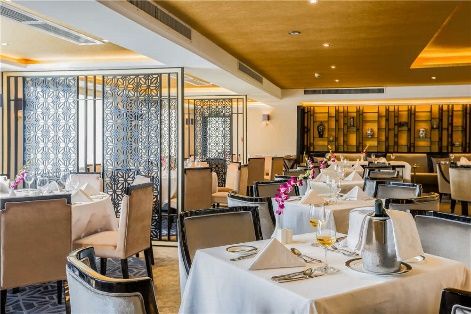 Onboard restaurant of the Yangzi Explorer