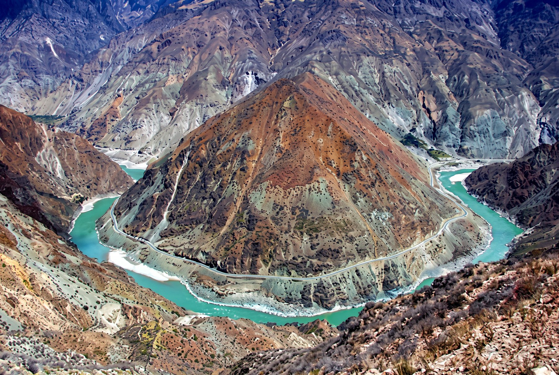 The Great Bend of the Jinsha River from above