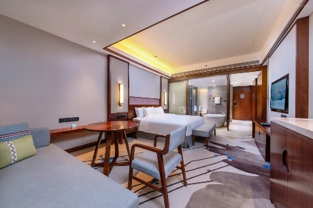 Deluxe twin room at Zhangjiajie Nabali Howard Johnson Resort