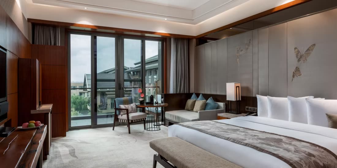 Guest room at InterContinental Kunming