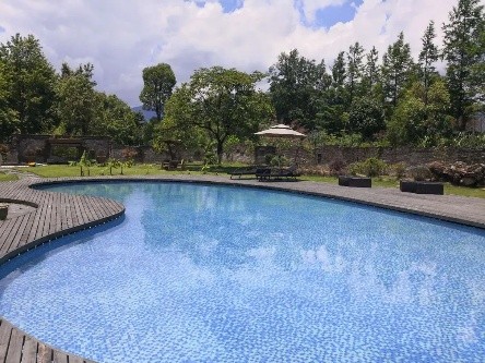 The tranquil pool at Marvel Land Boutique Hotel Huangshan Xiuli