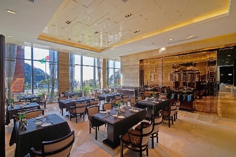 The mountain-view dining room at Xihai Hotel Huangshan