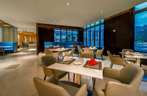 Restaurant interior at Xiaoqikong Ruijing Hotel