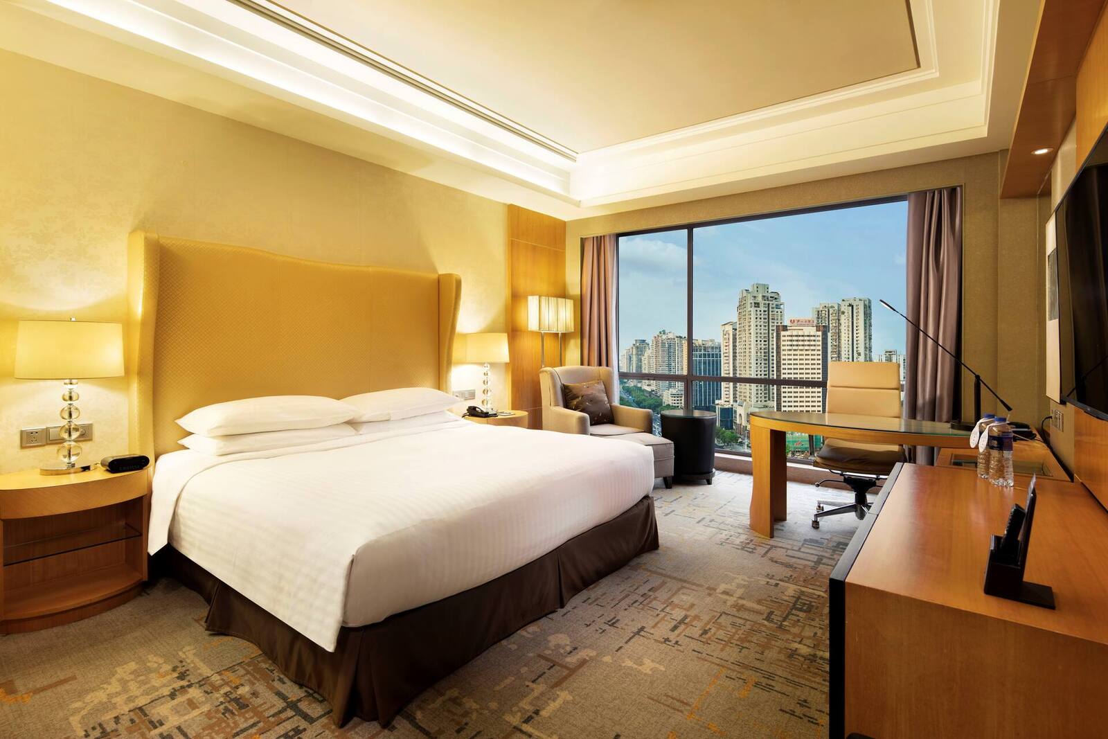 Deluxe City View king room at the Hilton Xiamen
