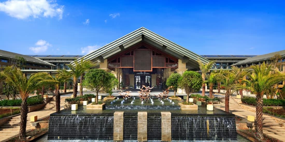 Lakeside grounds at InterContinental Kunming