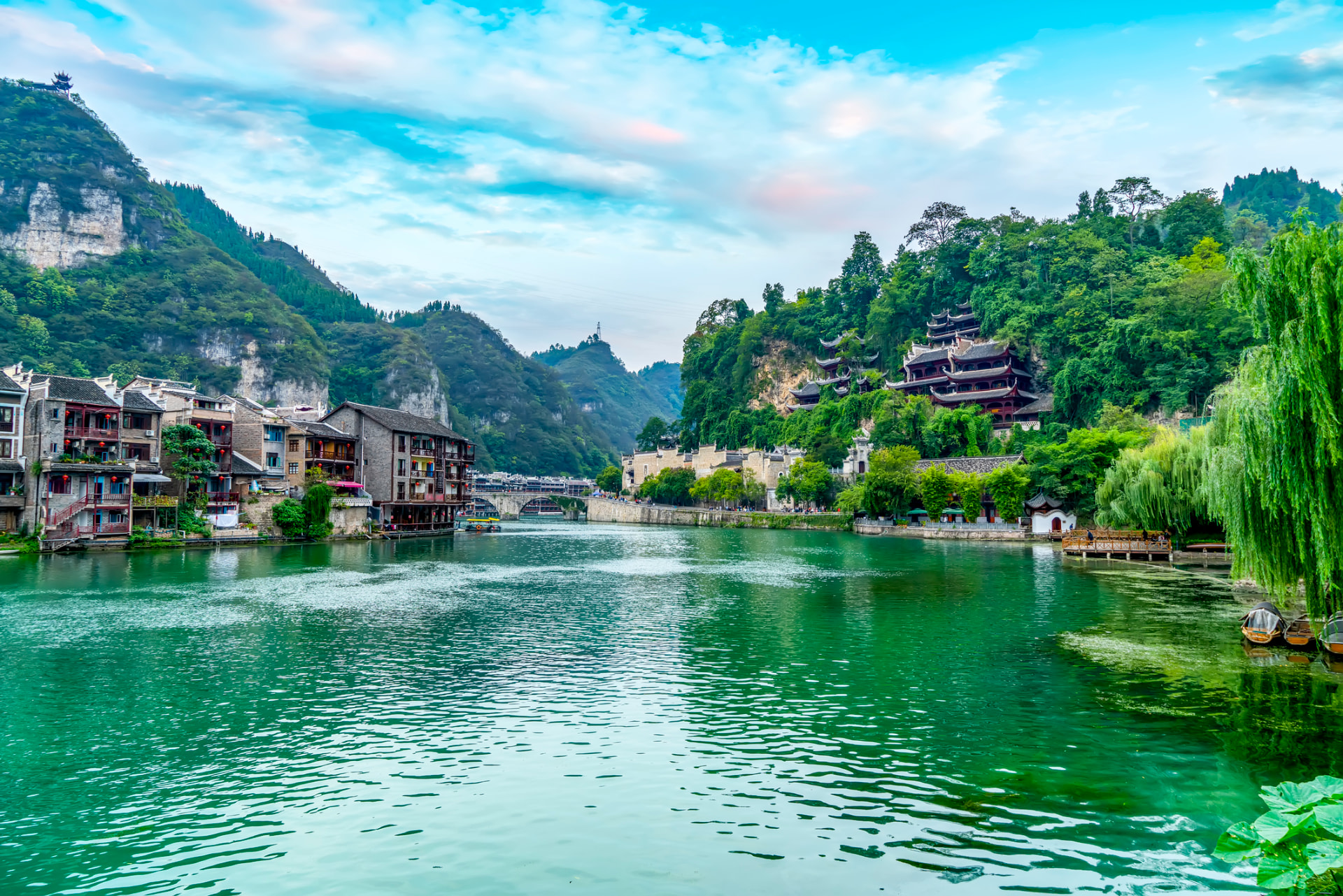 Zhenyuan's riverside houses and temples along the emerald Wuyang River