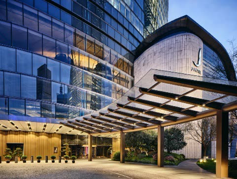 J Hotel Shanghai Tower lobby high above Lujiazui