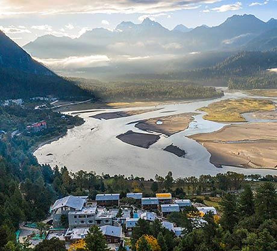 Nyingchi valley at sunset with the Yarlung Tsangpo river