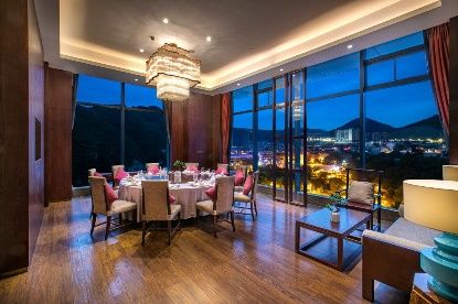 Private dining room with city view at Tongren National Guesthouse